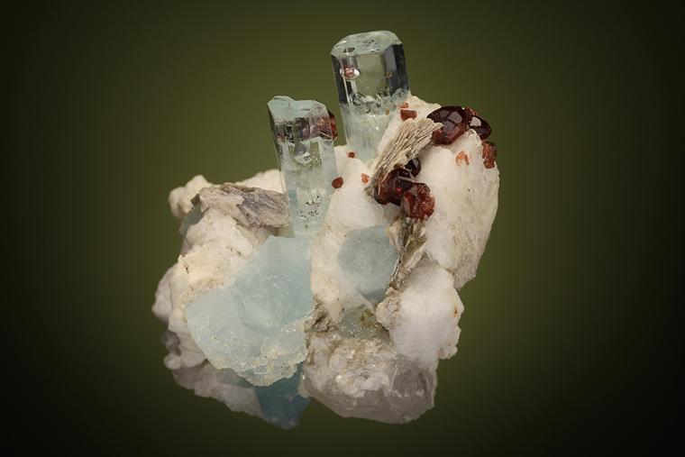 SPESSARTINE on BERYL var. Aquamarine